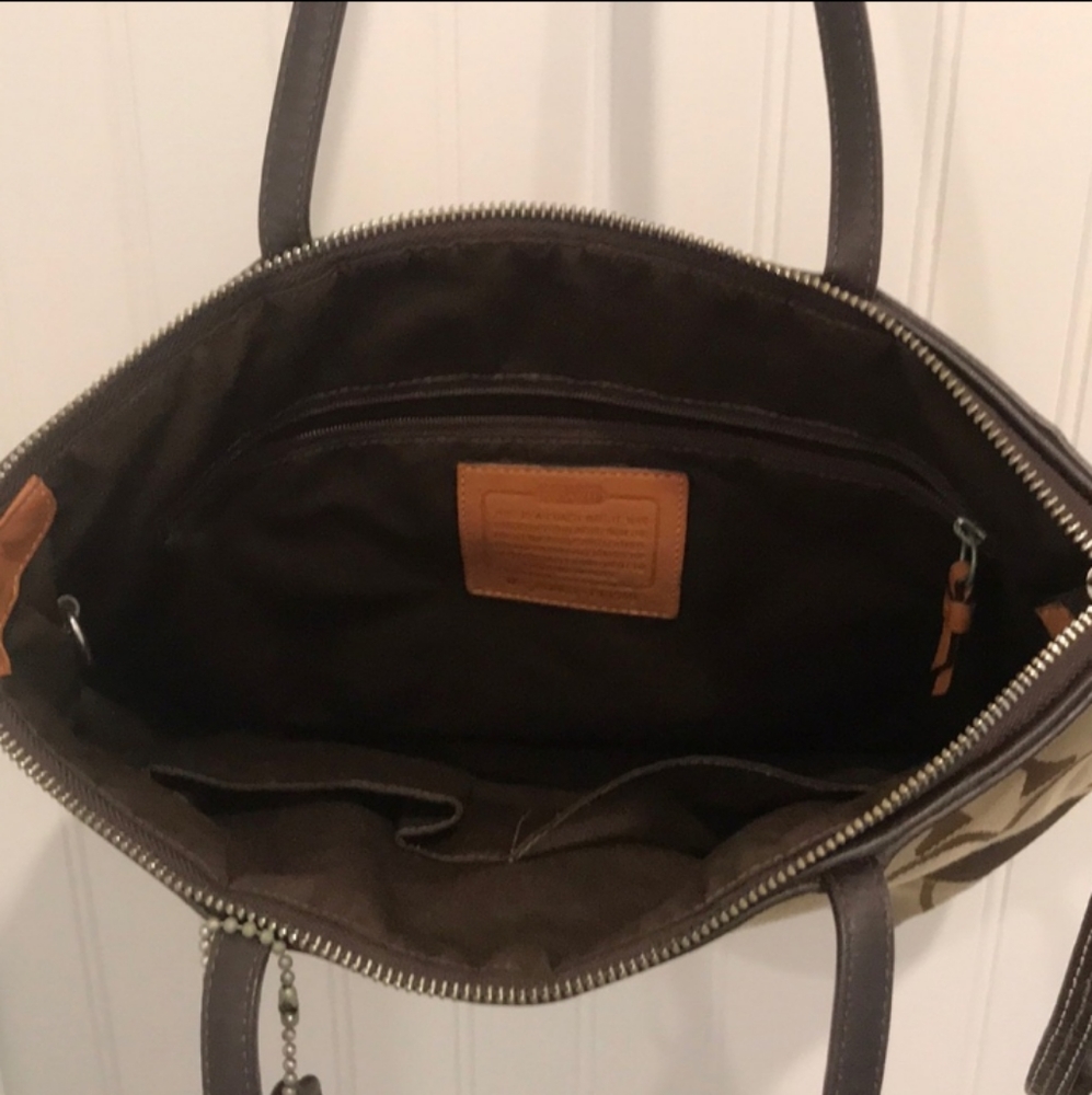Coach purse - Picture 3 of 4